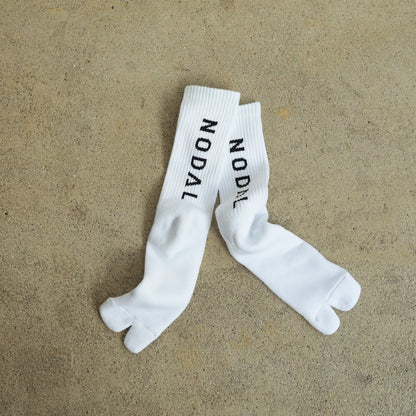 NODAL LOGO SOCKS - WHITE/BLACK