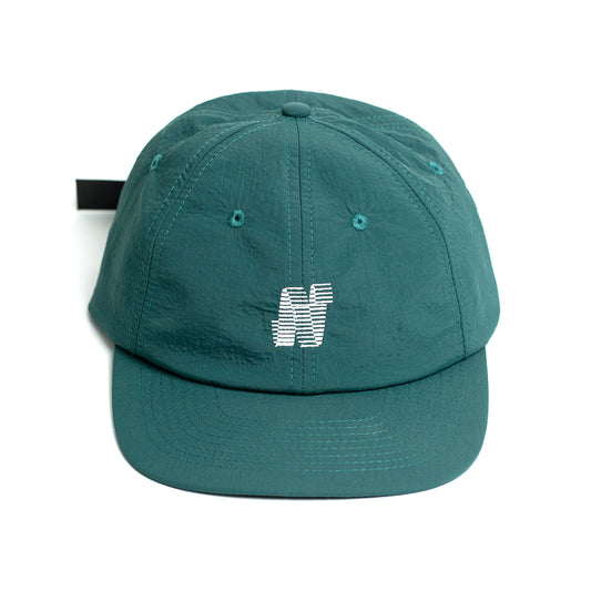 NORTH SKATE MAG(ノーススケートマグ)のリップストップナイロン性の6パネルキャップ「N LOGO CAP」のDARK GREENカラーの正面からの写真
