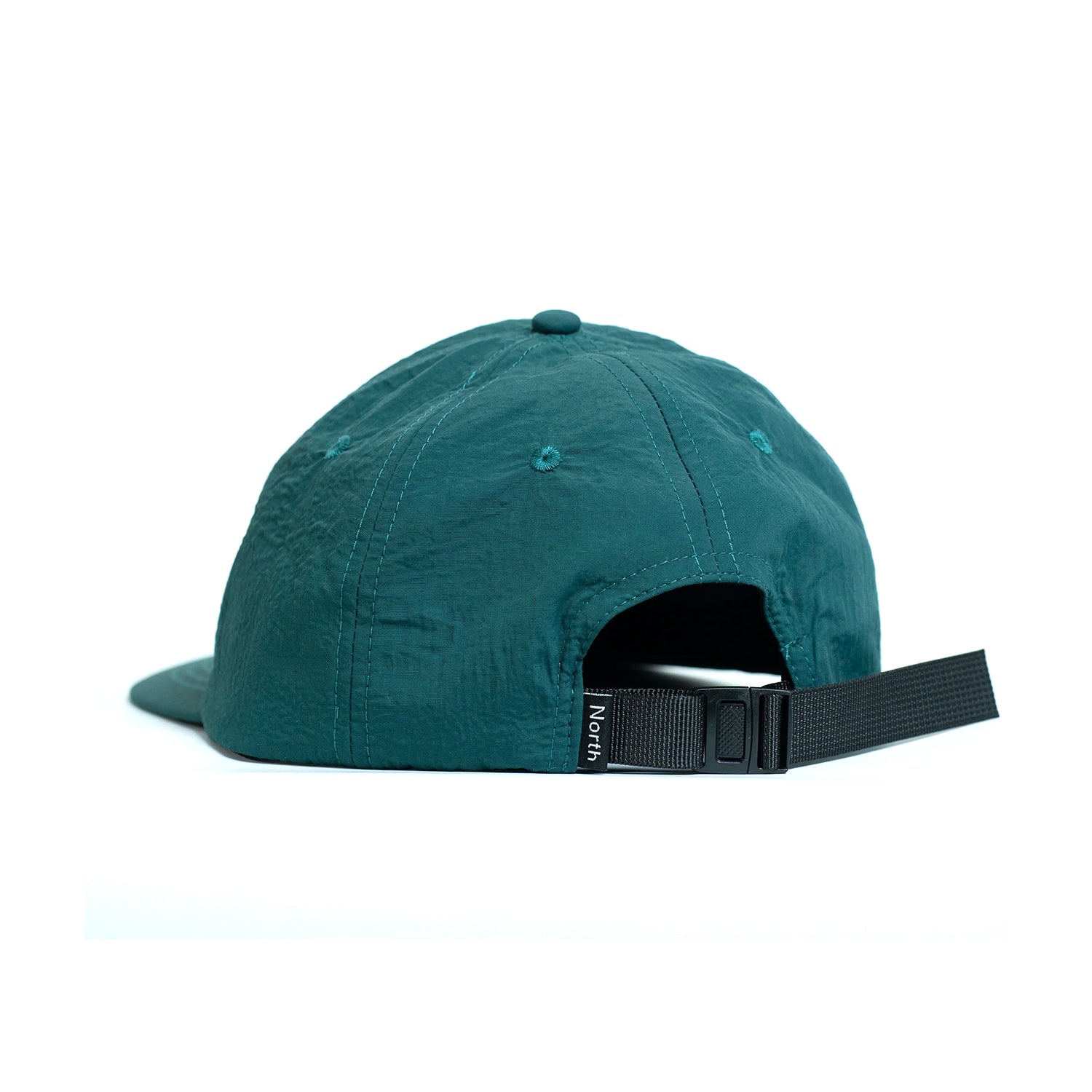 NORTH SKATE MAG(ノーススケートマグ)のリップストップナイロン性の6パネルキャップ「N LOGO CAP」のDARK GREENカラーの背面からの写真
