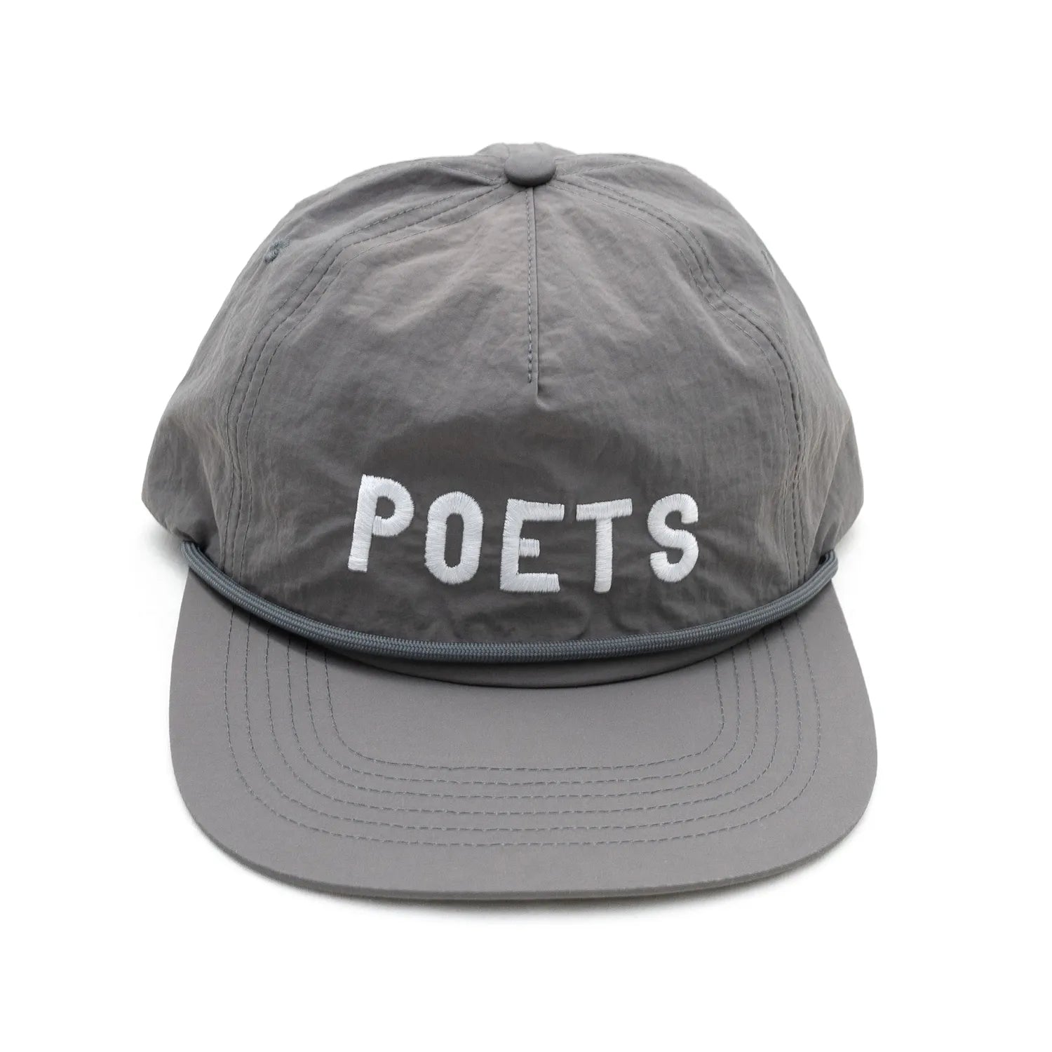 フロントに刺繍ロゴが入ったPOETS(ポエッツ)のナイロンキャップ「CAPPY CAP」のGREYカラーの正面からの商品写真