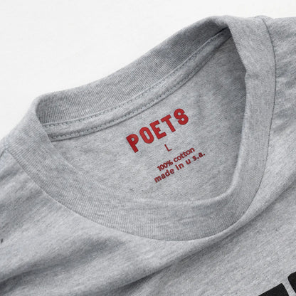 フロントにフェルト地のプリントデザインが入るPOETS(ポエッツ)のTシャツ「POETS CUCKOO TEE」の「HT GREY」カラーの襟部分の写真