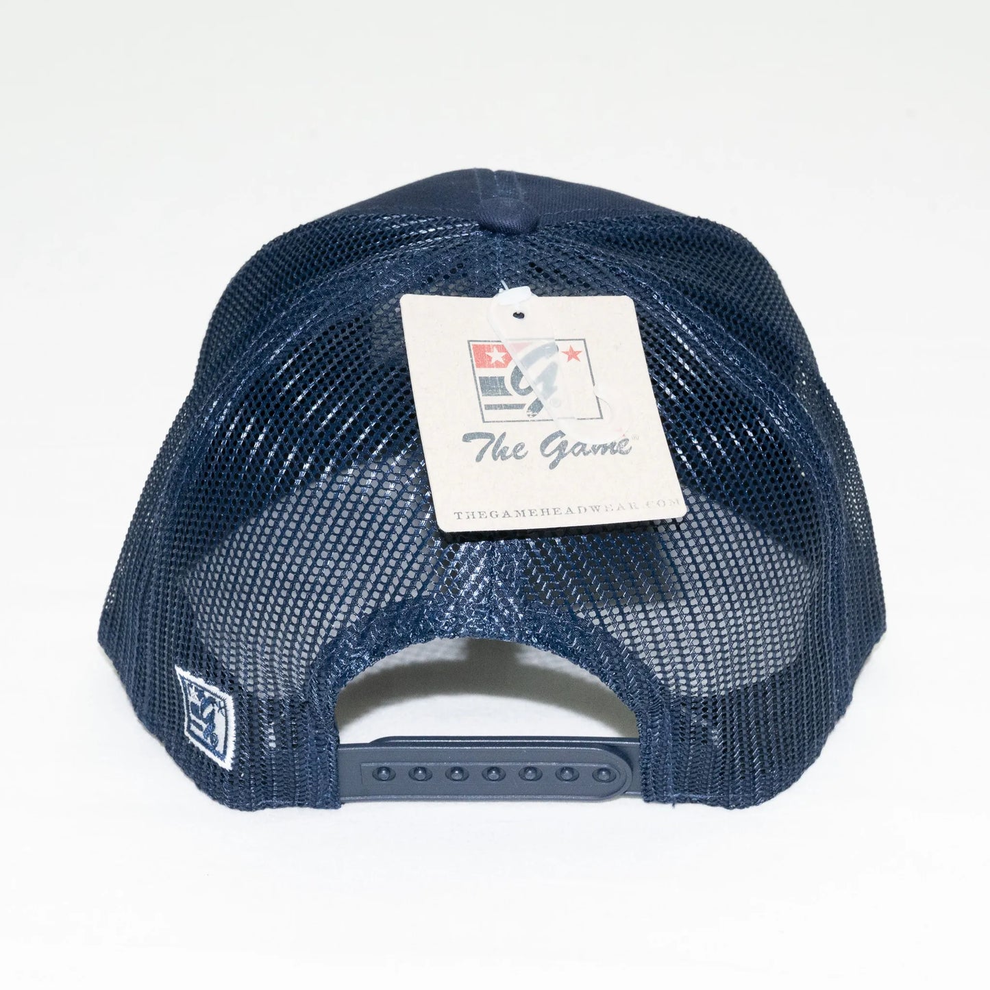 POETS(ポエッツ)のトラッカーメッシュキャップ「OG SPLIT TRUCKER CAP」のNAVYカラーの背面からの商品写真
