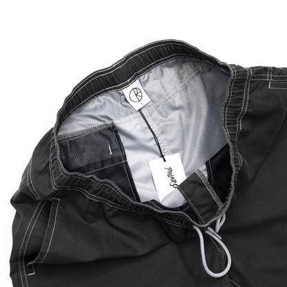 水陸両用可能なPolar Skate Co(ポーラー)のスイムショーツ「ZIGGY SWIM SHORTS」のVINTAGE BLACKカラーのウエスト部分の写真