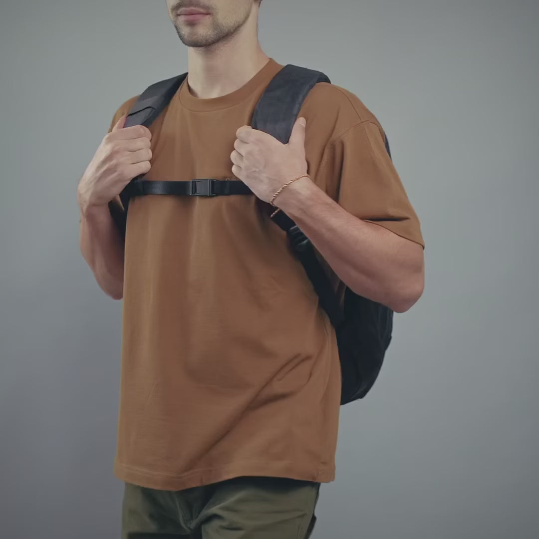 ABLE CARRY | MAX BACKPACK | 着用画像