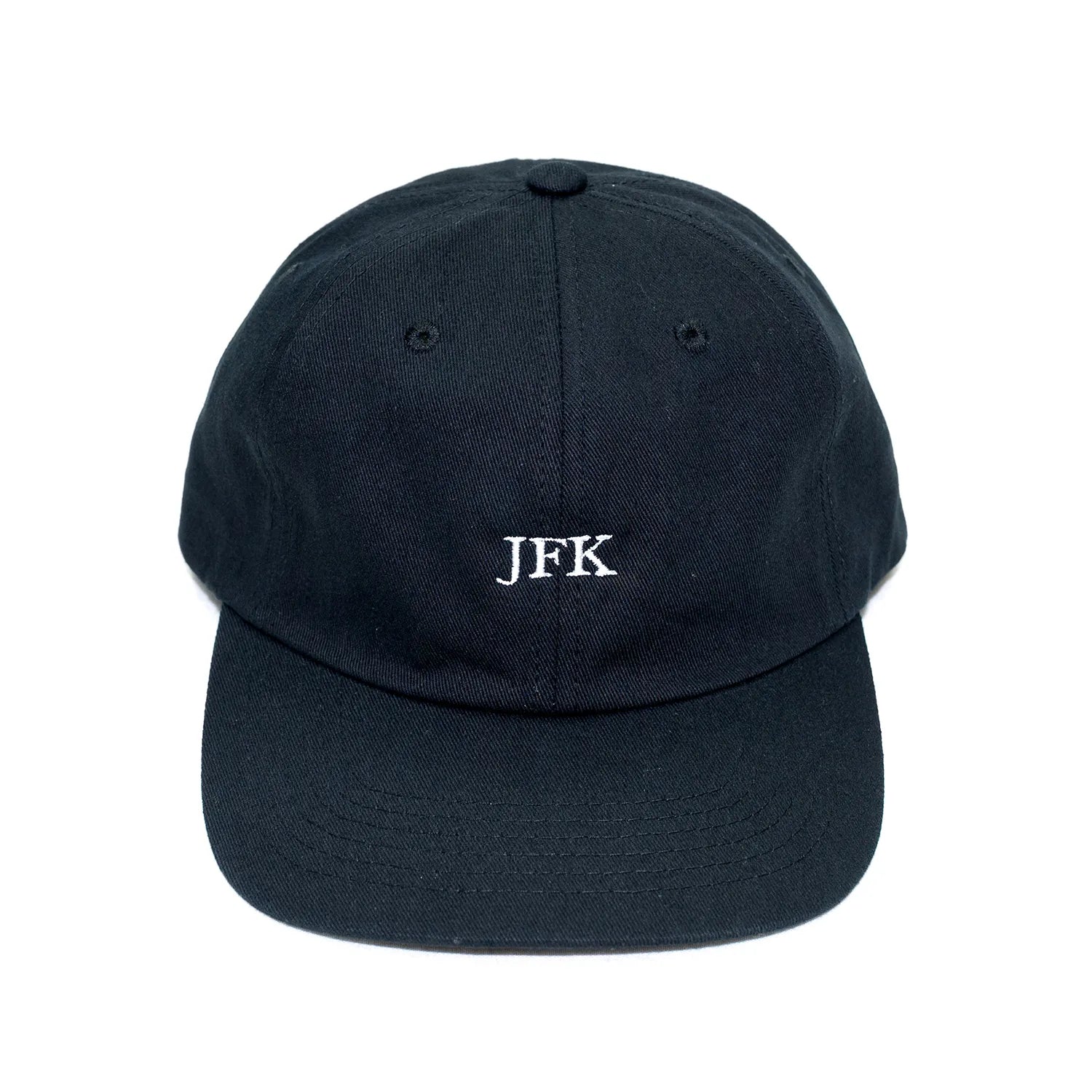 PRIMEの新作キャップ「JFK 6PANEL CAP」のBLACKカラーの正面からの商品写真