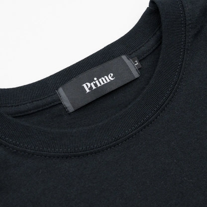 PrimeのロングスリーブTシャツ「PRIME GALLERY LOGO L/S TEE」のBLACKカラーの襟裏のブランドタグ