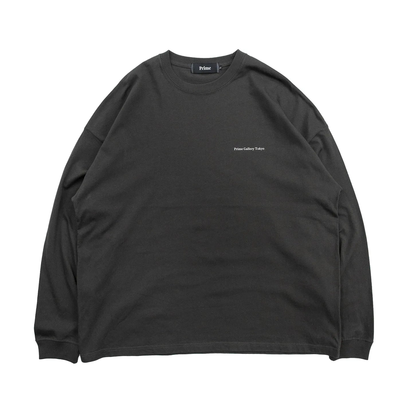 PrimeのロングスリーブTシャツ「PRIME GALLERY LOGO L/S TEE」のSUMI BLACKカラーの正面からの商品写真