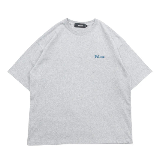 Primeの定番ロゴTシャツ「Prime OG LOGO EMB Tシャツ」のASHカラーの商品写真