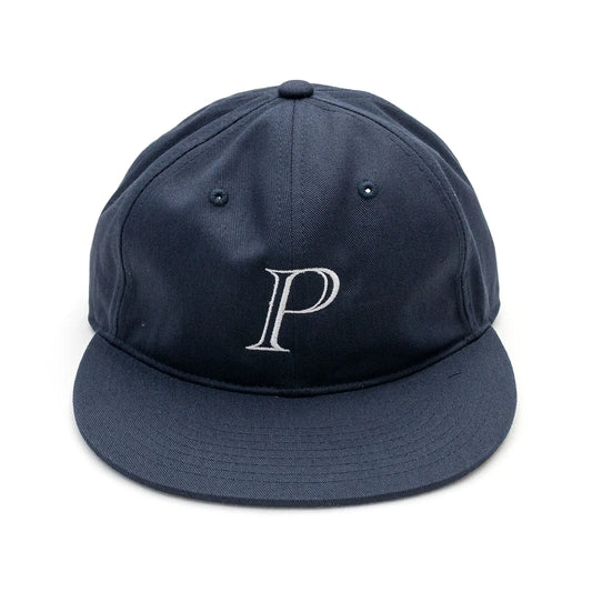Primeの「P LOGO」がフロントに刺繍された6パネルキャップ「P LOGO 6PANEL CAP」のNAVYカラーの正面からの商品写真