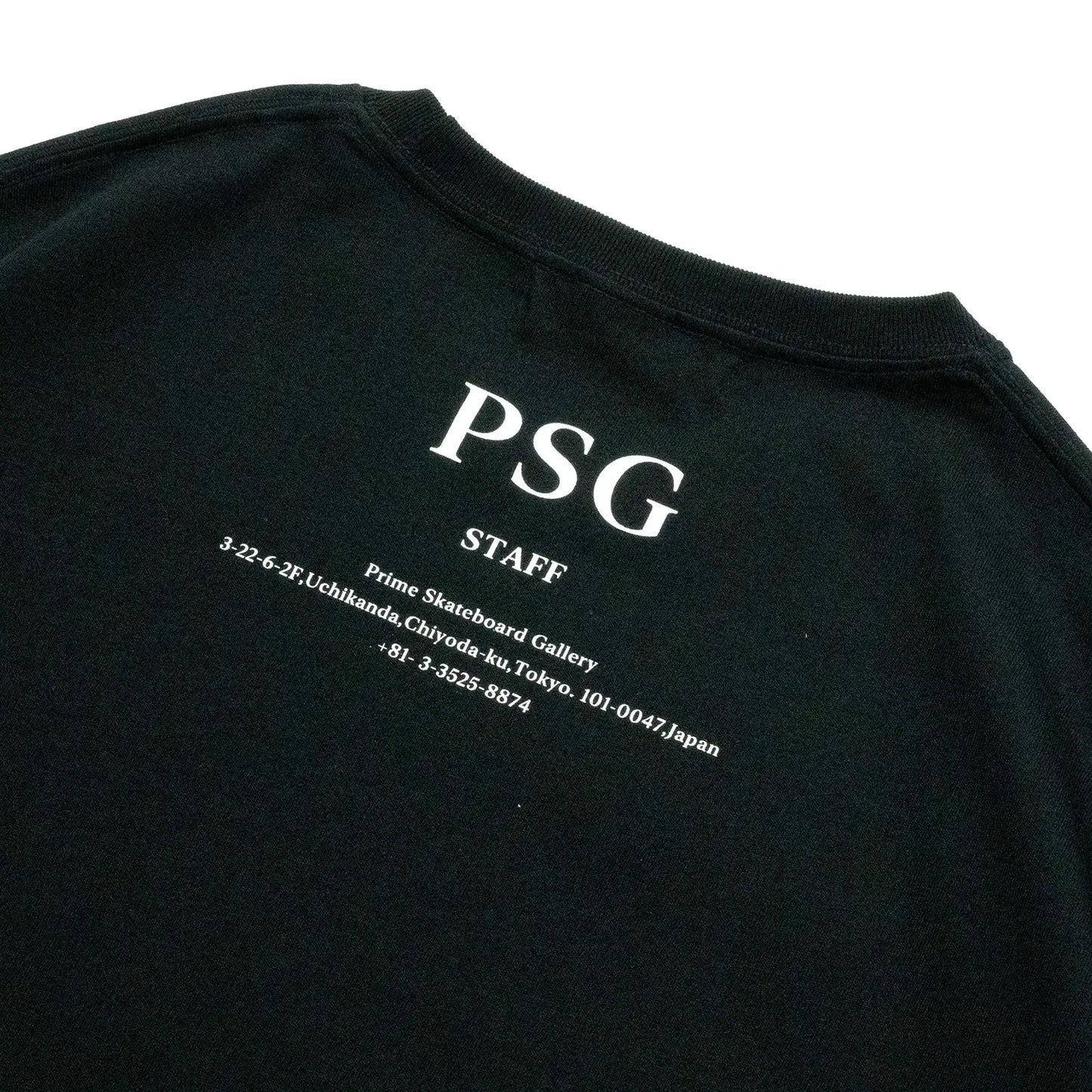 PrimeのスタッフTシャツ第三弾「PSG LOGO STAFF S/S TEE」のBLACKカラーの背面襟下のプリントデザイン写真
