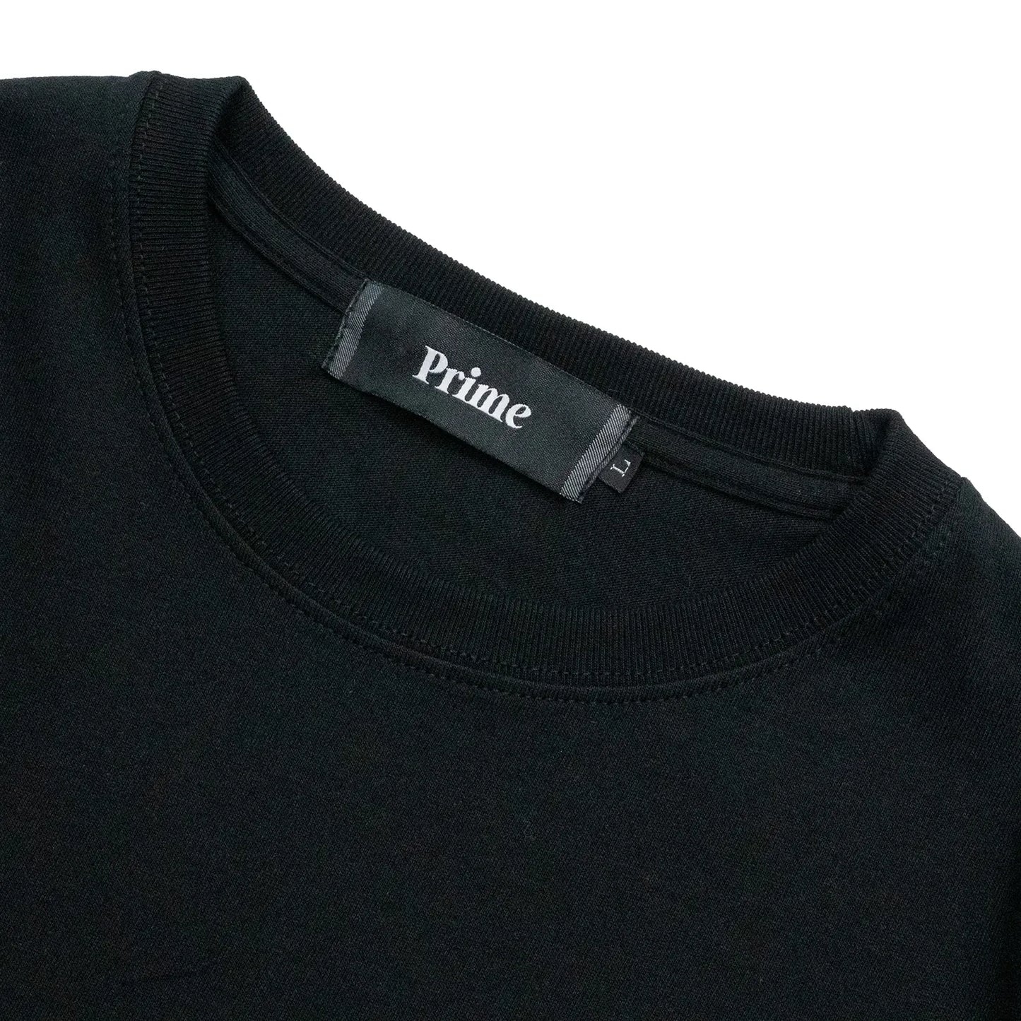 PrimeのスタッフTシャツ第三弾「PSG LOGO STAFF S/S TEE」のBLACKカラーの襟元写真