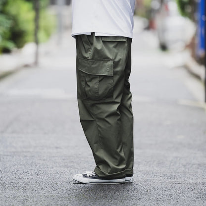 Primeのジャングルファティーグパンツ「VIETNAM JUNGLE FATIGUE PANTS MK-II」の側面からの着用写真