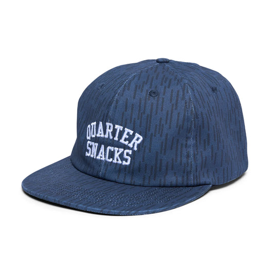 QUARTERSNACKS(クォータースナックス)の定番デザイン「ARCH」ロゴデザインの6パネルキャップ「ARCH CAP」のNAVY RAINDROP(レインドロップカモフラージュ)柄の斜めからの商品写真