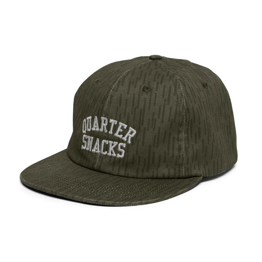 QUARTERSNACKS(クォータースナックス)の定番デザイン「ARCH」ロゴデザインの6パネルキャップ「ARCH CAP」のOLIVE RAINDROP(レインドロップカモフラージュ)柄の斜めからの商品写真