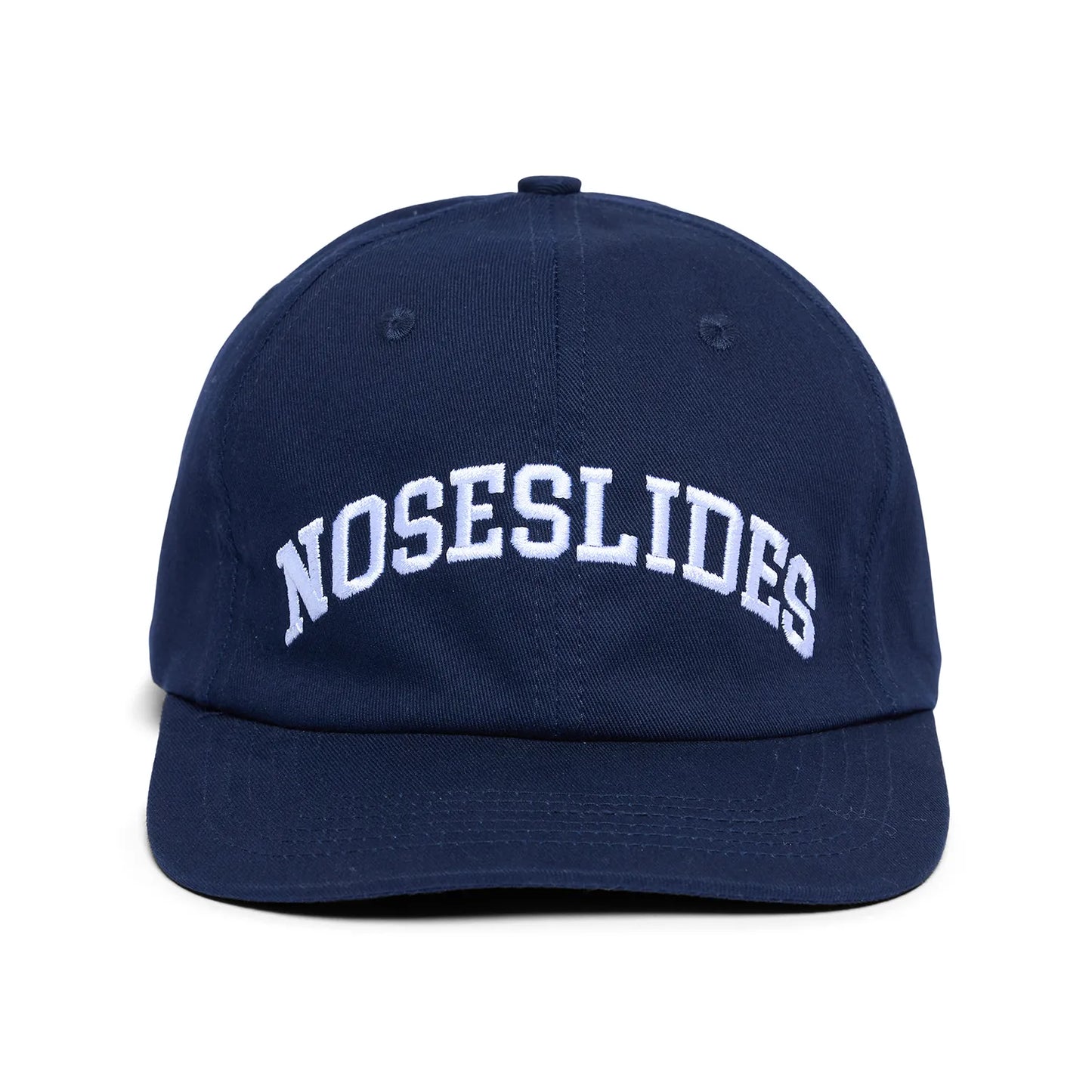 QUARTERSNACKS(クォータースナックス)の6パネルキャップ「NOSESLIDES CAP」のNAVYカラーの正面からの商品写真
