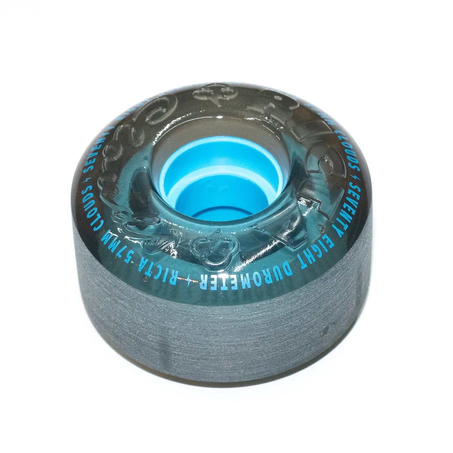 RICTA WHEELS(リクタウォール)のクルーザー・ソフトウィール「CLOUDS  - 57MM / 78A」の「TRANSPARENT BLACK BLUEカラー」の接地面が見える角度からの商品写真