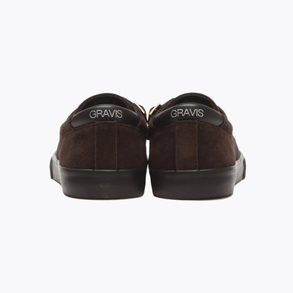 GRAVIS SKATEBOARDING(グラビススケートボーディング)のスエード素材のスケートボード・スケボーシューズ「REVERSE MONK STRAP」のBROWN/BLACKの背面からの商品写真