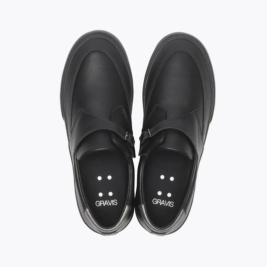GRAVIS SKATEBOARDING(グラビススケートボーディング)のレザー素材のスケートボード・スケボーシューズ「REVERSE MONK STRAP LEATHER」のBLACK/BLACKの上面からの商品写真