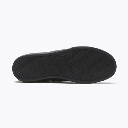 GRAVIS SKATEBOARDING(グラビススケートボーディング)のレザー素材のスケートボード・スケボーシューズ「REVERSE MONK STRAP LEATHER」のBLACK/BLACKのアウトソールの写真