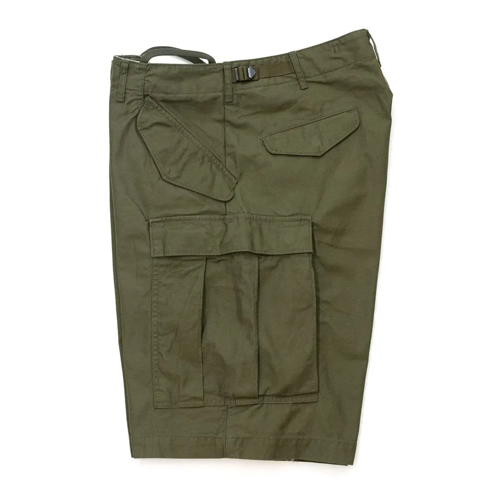 名作M-65をファットなシルエットにPrimeが理プロダクトした自信作「M-65 REMAKE CARGO SHORTS」の「OLIVE DRAB」カラーの側面からの商品写真