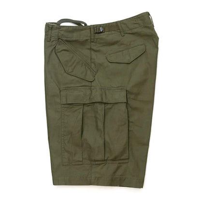 名作M-65をファットなシルエットにPrimeが理プロダクトした自信作「M-65 REMAKE CARGO SHORTS」の「OLIVE DRAB」カラーの側面からの商品写真