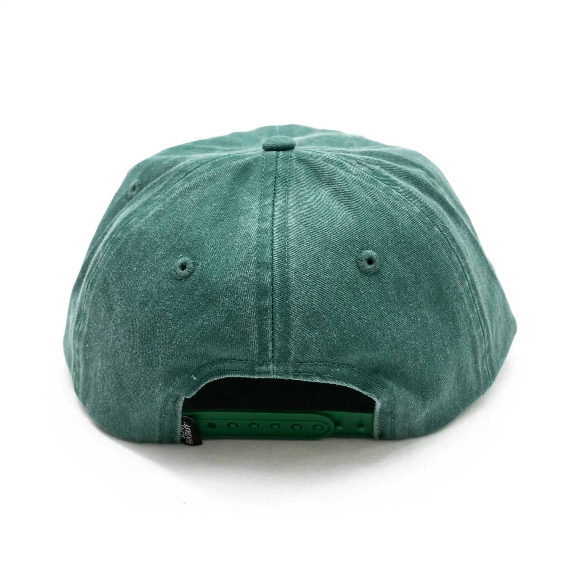 「SCI-FI FANTASY」のキャップ「WASHED LOGO CAP」のGREENカラーの背面写真