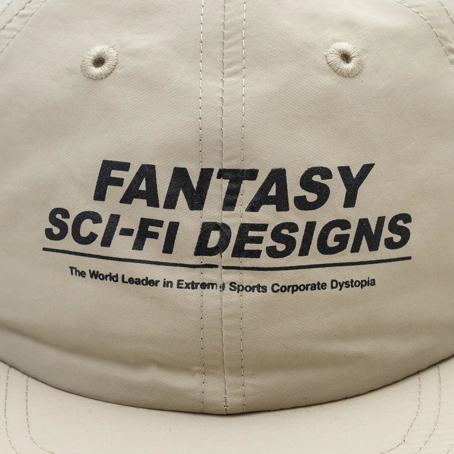 SCI-FI FANTASYのフロントにデザインがプリントされたナイロン製キャップ「EXTREME DESIGN HAT」のTANカラーの正面のデザイン写真