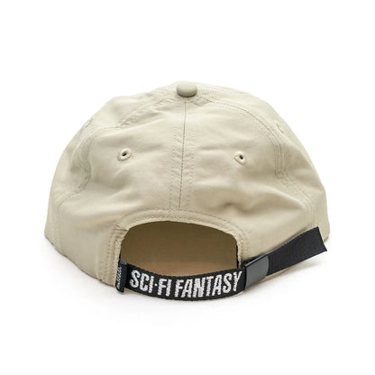 SCI-FI FANTASYのフロントにデザインがプリントされたナイロン製キャップ「EXTREME DESIGN HAT」のTANカラーの背面からの商品写真