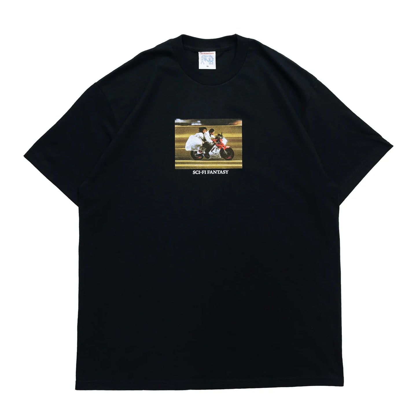 SCI-FI FANTASYのフロントとバック襟下にデザインがプリントされたTシャツ「A MOMENT OF ROMANCE TEE」のBLACKカラーの正面からの商品写真