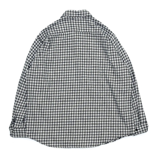 SUGER CANE(シュガーケーン)の細かい格子柄のワークシャツ「SMALL PLAID L/S WORK SHIRTS」の「OFF WHITEカラー」の背面からの商品写真