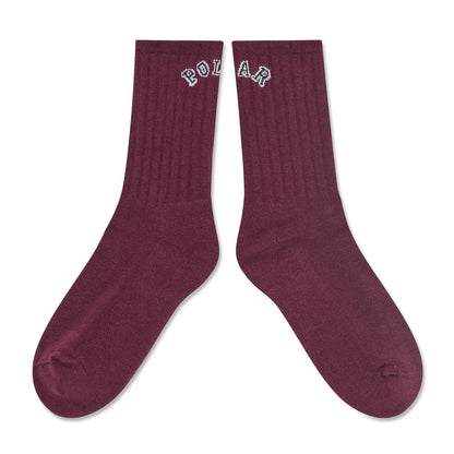 POLAR SKATE CO(ポーラー)の靴下・ソックス「COLLEGE LOGO LARGE RIB SOCKS」のWINEカラーの２足別方向に並べた商品写真