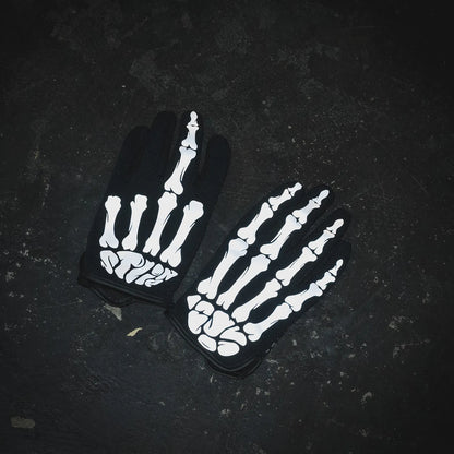 リフレクタープリントで「BONE」デザインが施された「ST LINE」の着脱が簡単でアクティブに動くユーザーに最適な「E-CLASS」の商品写真