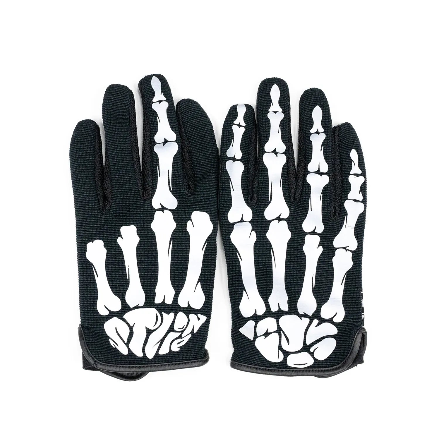 リフレクタープリントで「BONE」デザインが施された「ST LINE」の着脱が簡単でアクティブに動くユーザーに最適な「E-CLASS」の左右でデザインが異なる商品写真