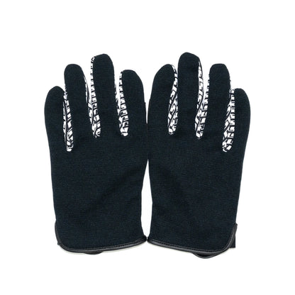 「ST LINE」の無駄を一切削ぎ落とし、“着け心地”にフォーカスして設計されたミニマルモデル「E-CLASS」の手の甲側の商品写真