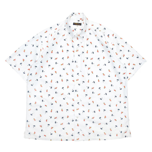 1960年代のクラシックなボタンダウンシャツをベース作られたSUN SURFの半袖シャツ「COTTON OXFORD B.D. SHIRT “HULA DANCER”」のOFF WHITEカラーの正面からの商品写真