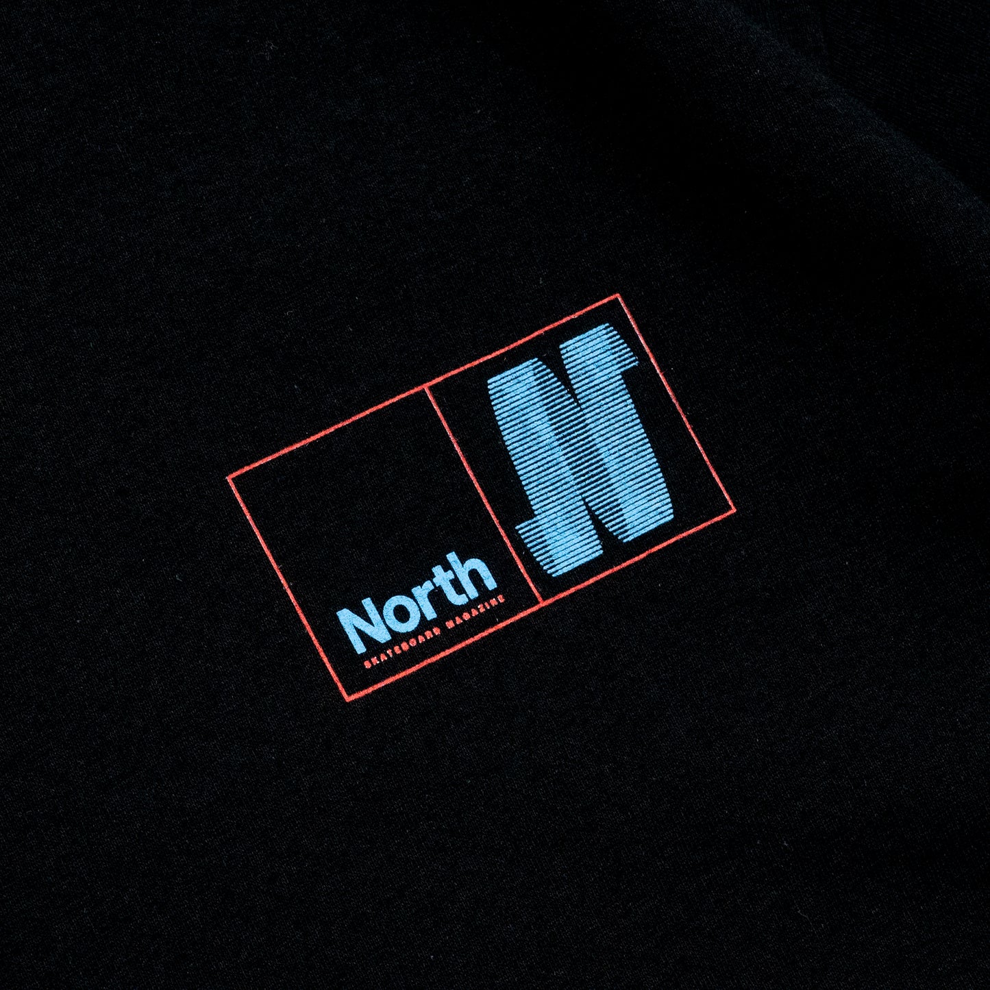 NORTH SKATE MAG N LOGO S/S TEE - BLACK