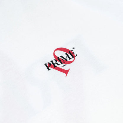 Prime 10周年記念の限定モデルのTシャツ「ANNIV.」のWHITEカラーの正面左胸にプリントされたデザイン写真