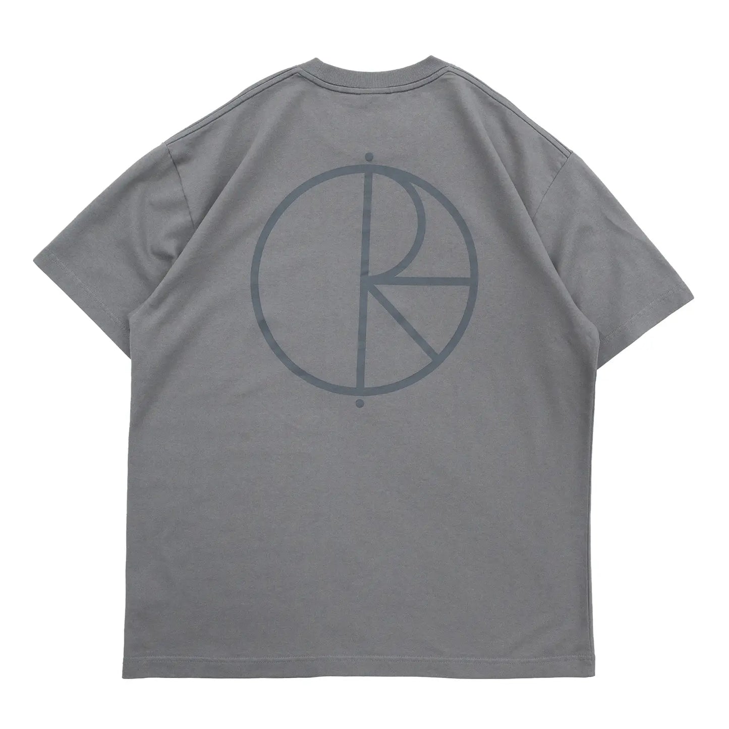 POLAR SKATE CO(ポーラー)の背面にSTROKE LOGOがプリントされた定番Tシャツ「CONTRAST FILL LOGO TEE」のGREYカラーの背面からの商品写真