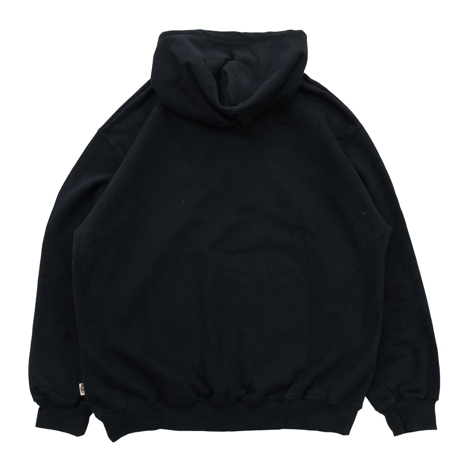 TRIBE WEAR(トライブウェア)の肉厚なフーディー｜パーカー「BASIC HOODIE」のBLACKカラーの背面からの商品写真