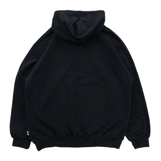 TRIBE WEAR(トライブウェア)の肉厚なフーディー｜パーカー「BASIC HOODIE」のBLACKカラーの背面からの商品写真