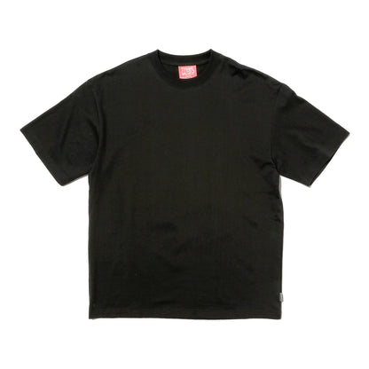 TRIBE WEAR(トライブウェア)のヘビーオンスのTシャツ「BASIC S/S TEE」のBLACKカラーの正面からの商品写真