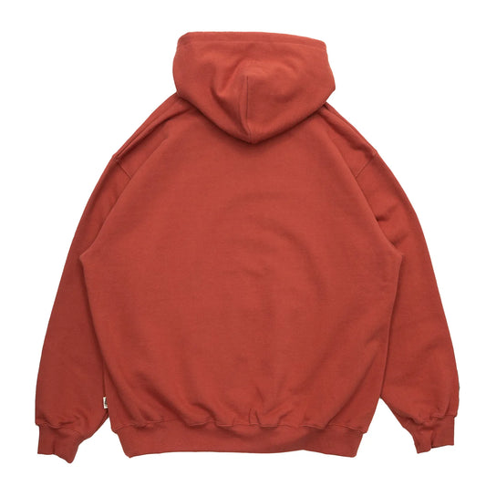 TRIBE WEAR(トライブウェア)の人気パーカー「BASIC HOODIE」の2026年の新色「BRICK RED」の背面からの商品写真
