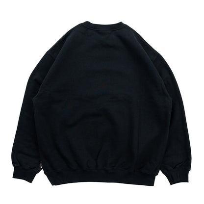 TRIBE WEAR(トライブウェア)の肉厚な生地感とファットなシルエットのクルーネックスエット「BASIC SWEAT CREWNECK」のBLACKカラーの背面からの商品写真