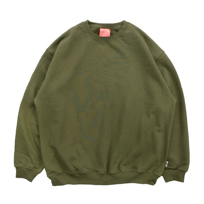 TRIBE WEAR(トライブウェア)の肉厚な生地感とファットなシルエットのクルーネックスエット「BASIC SWEAT CREWNECK」のOLIVEカラーの正面からの商品写真
