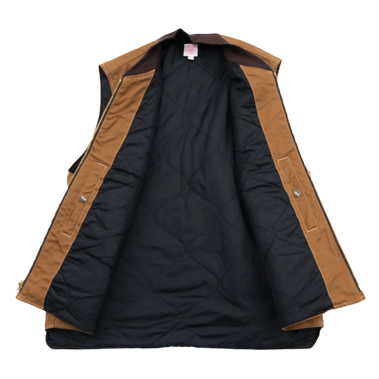 東洋エンタープライズによるTUF-NUT(タフナット)の12.5ozのコットンダック生地を使用した「COTTON DUCK WORK VEST」のCAMELカラーの正面から裏生地が見える商品写真