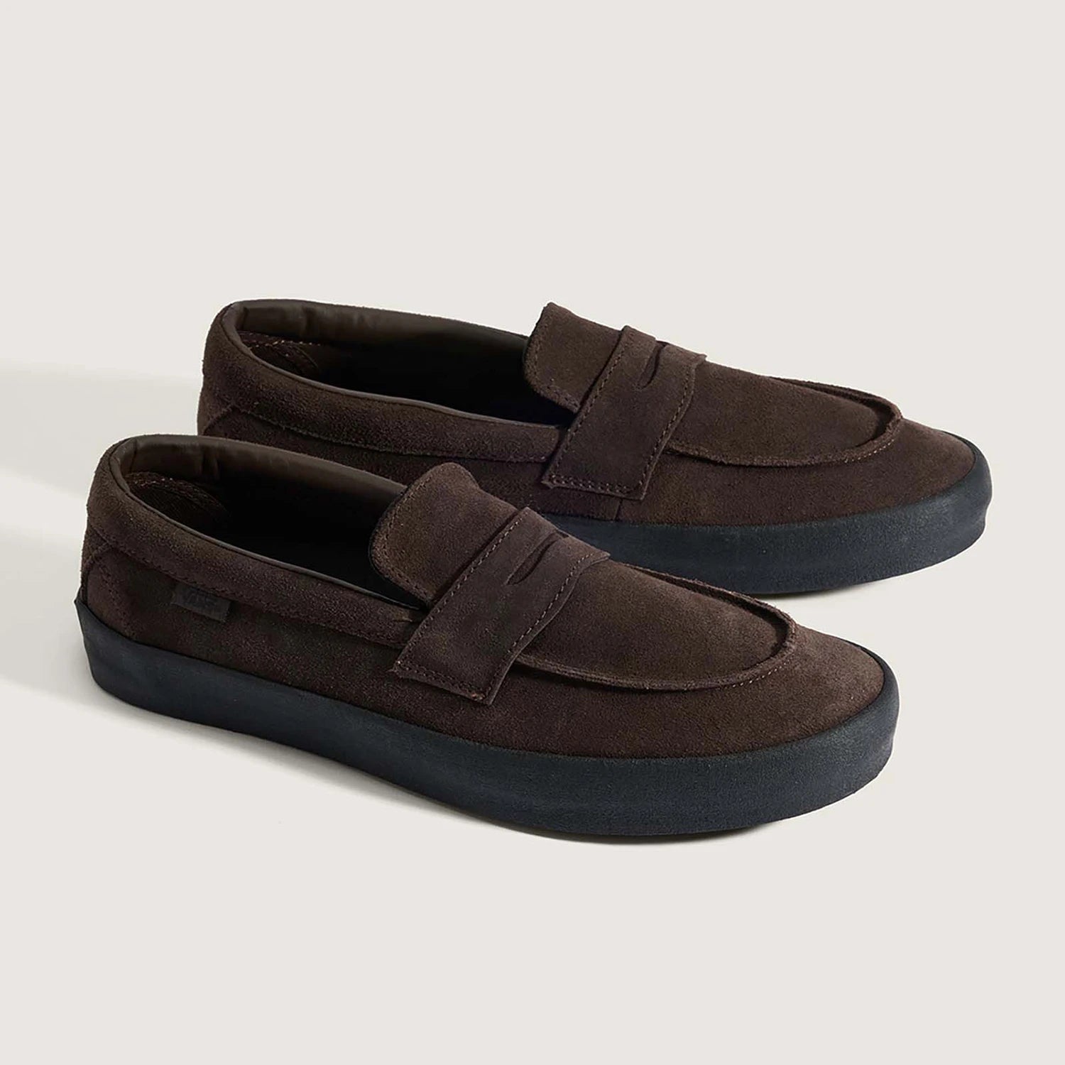 VANSのローファータイプのスケートボードシューズ「SKATE LOAFER」のBROWNカラーの商品写真