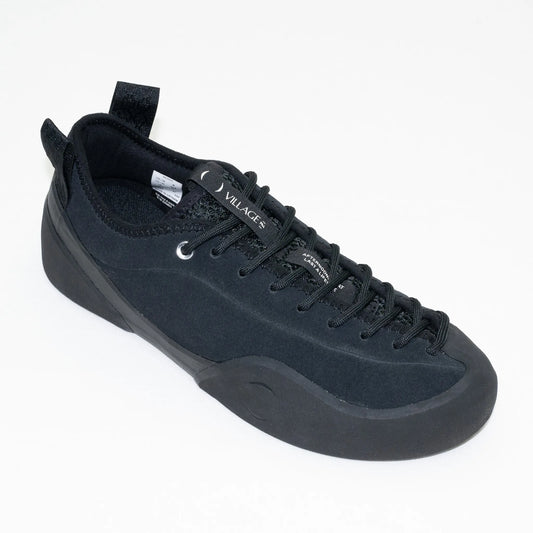 フランス・パリを拠点とする「VILLAGE PM」のアッパーにスエード生地を使用したスケートボード・スケボーシューズ「1:00」のBLACK / NATURAL BLACKカラーの商品写真