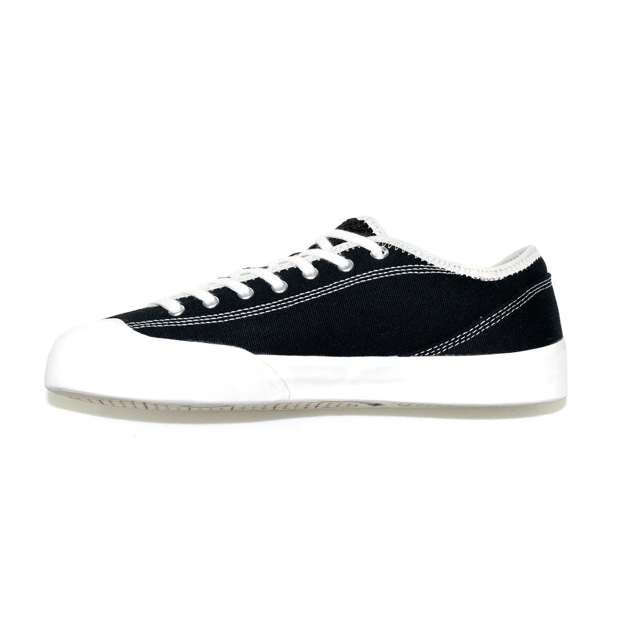 VILLAGE 1:30 PM - BLACK/WHISPER WHITE