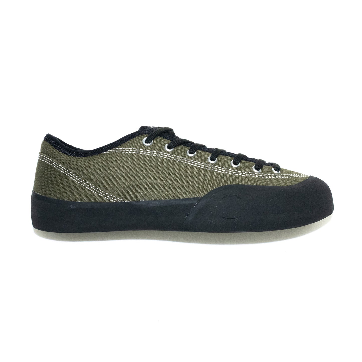 VILLAGE 1:30 PM - BLACK/WHISPER WHITE
