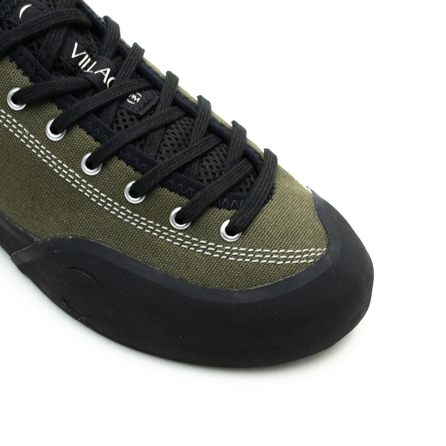 VILLAGE 1:30 PM - BLACK/WHISPER WHITE